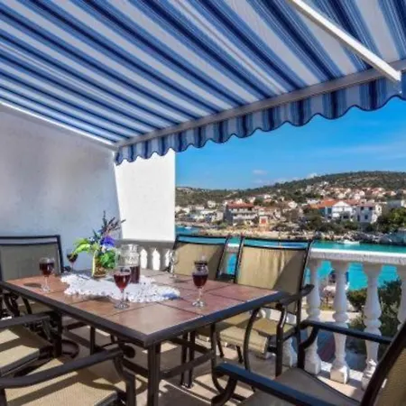 Ivan With Terrace And Sea View A3 Apartmán Rogoznica (Sibenik-Knin)