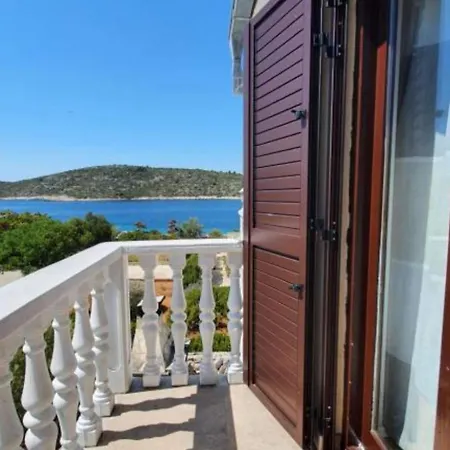 Ivan With Terrace And Sea View A3 Apartmán Rogoznica (Sibenik-Knin)