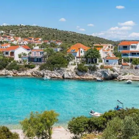 Apartmán Ivan With Terrace And Sea View A3 *