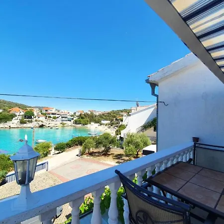 Apartmán Ivan With Terrace And Sea View A3 *